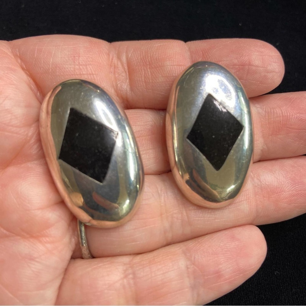 Sterling silver 1980’s oval and onyx post earrings - Picture 3 of 5